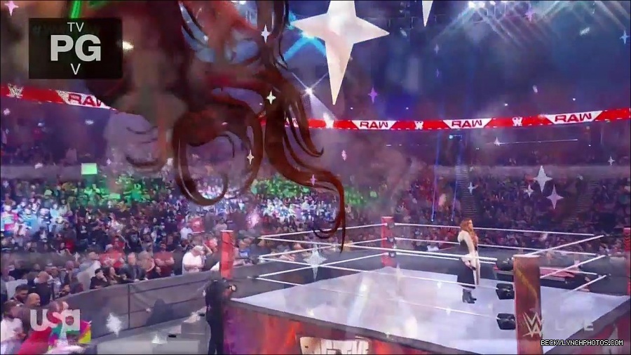 WWE_Monday_Night_Raw_2022_01_03_720p_HDTV_x264-NWCHD_mp4_002370304.jpg