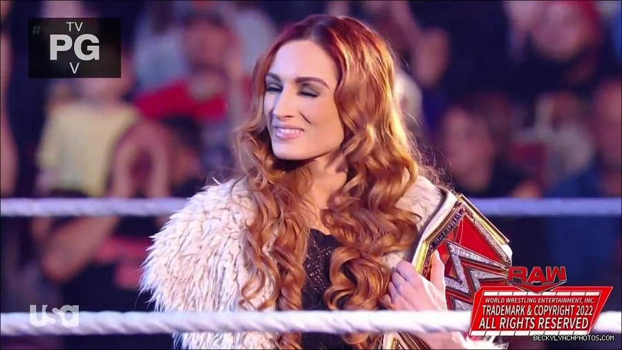 WWE_Monday_Night_Raw_2022_01_03_720p_HDTV_x264-NWCHD_mp4_002375108.jpg