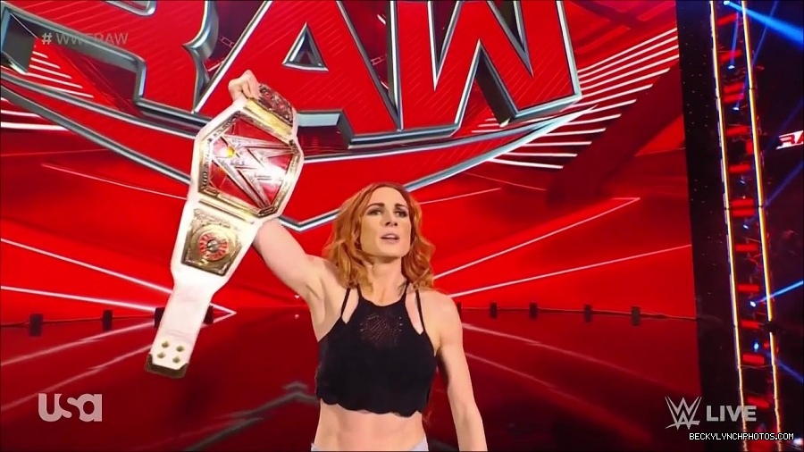 WWE_Monday_Night_Raw_2022_01_03_720p_HDTV_x264-NWCHD_mp4_002976776.jpg