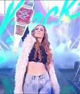 WWE_Monday_Night_Raw_2022_01_03_720p_HDTV_x264-NWCHD_mp4_002332966.jpg
