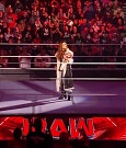 WWE_Monday_Night_Raw_2022_01_03_720p_HDTV_x264-NWCHD_mp4_002381915.jpg