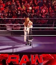 WWE_Monday_Night_Raw_2022_01_03_720p_HDTV_x264-NWCHD_mp4_002383116.jpg