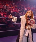 WWE_Monday_Night_Raw_2022_01_03_720p_HDTV_x264-NWCHD_mp4_002573306.jpg