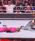 WWE_Monday_Night_Raw_2022_01_03_720p_HDTV_x264-NWCHD_mp4_002946746.jpg