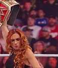 WWE_Monday_Night_Raw_2022_01_03_720p_HDTV_x264-NWCHD_mp4_002951551.jpg
