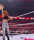 WWE_Monday_Night_Raw_2022_01_03_720p_HDTV_x264-NWCHD_mp4_002957157.jpg