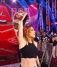 WWE_Monday_Night_Raw_2022_01_03_720p_HDTV_x264-NWCHD_mp4_002965565.jpg