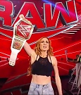 WWE_Monday_Night_Raw_2022_01_03_720p_HDTV_x264-NWCHD_mp4_002971571.jpg