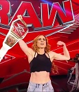 WWE_Monday_Night_Raw_2022_01_03_720p_HDTV_x264-NWCHD_mp4_002971971.jpg