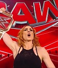 WWE_Monday_Night_Raw_2022_01_03_720p_HDTV_x264-NWCHD_mp4_002978378.jpg