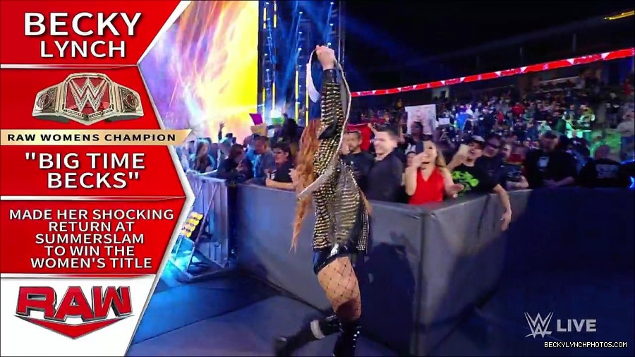 WWE_RAW_17th_Jan_2022_720p_WEBRip_h264-TJ_mp4_000080613.jpg