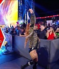 WWE_RAW_17th_Jan_2022_720p_WEBRip_h264-TJ_mp4_000080613.jpg