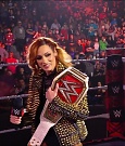 WWE_RAW_17th_Jan_2022_720p_WEBRip_h264-TJ_mp4_000211327.jpg