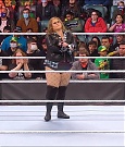 WWE_RAW_17th_Jan_2022_720p_WEBRip_h264-TJ_mp4_000536469.jpg