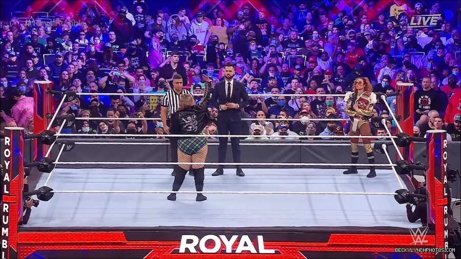 WWE_Royal_Rumble_2022_720p_WEB_h264-HEEL_mp4_006522311.jpg