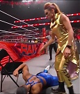 WWE_Monday_Night_Raw_2022_03_14_720p_HDTV_x264-NWCHD_mp4_004750616.jpg