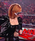 WWE_RAW_25th_April_2022_720p_WEBRip_h264-TJ_mp4_003645708.jpg