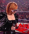 WWE_RAW_25th_April_2022_720p_WEBRip_h264-TJ_mp4_003646509.jpg