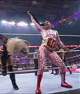 WWE_Monday_Night_Raw_2022_05_02_720p_HDTV_x264-NWCHD_mp4_006757925.jpg