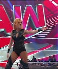WWE_Monday_Night_Raw_2022_05_02_720p_HDTV_x264-NWCHD_mp4_006804805.jpg