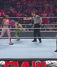 WWE_Monday_Night_Raw_2022_05_02_720p_HDTV_x264-NWCHD_mp4_006840041.jpg