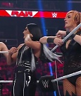 WWE_Monday_Night_Raw_2022_05_02_720p_HDTV_x264-NWCHD_mp4_006846447.jpg