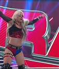 WWE_Monday_Night_Raw_2022_05_02_720p_HDTV_x264-NWCHD_mp4_007035035.jpg