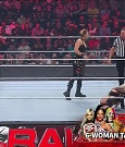 WWE_Monday_Night_Raw_2022_05_02_720p_HDTV_x264-NWCHD_mp4_007113114.jpg