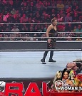 WWE_Monday_Night_Raw_2022_05_02_720p_HDTV_x264-NWCHD_mp4_007114716.jpg