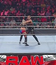 WWE_Monday_Night_Raw_2022_05_02_720p_HDTV_x264-NWCHD_mp4_007138339.jpg