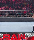 WWE_Monday_Night_Raw_2022_05_02_720p_HDTV_x264-NWCHD_mp4_007151152.jpg