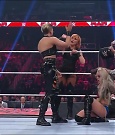 WWE_Monday_Night_Raw_2022_05_02_720p_HDTV_x264-NWCHD_mp4_007151953.jpg