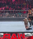 WWE_Monday_Night_Raw_2022_05_02_720p_HDTV_x264-NWCHD_mp4_007161162.jpg