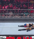 WWE_Monday_Night_Raw_2022_05_02_720p_HDTV_x264-NWCHD_mp4_007182383.jpg
