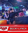 WWE_Monday_Night_Raw_2022_05_09_720p_HDTV_x264-NWCHD_mp4_007091956.jpg