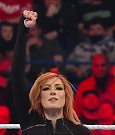 WWE_Monday_Night_Raw_2022_05_09_720p_HDTV_x264-NWCHD_mp4_007538035.jpg
