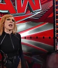 WWE_Monday_Night_Raw_2022_05_09_720p_HDTV_x264-NWCHD_mp4_007575272.jpg