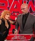 WWE_Monday_Night_Raw_2022_05_16_720p_HDTV_x264-NWCHD_mp4_001910509.jpg