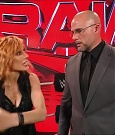 WWE_Monday_Night_Raw_2022_05_16_720p_HDTV_x264-NWCHD_mp4_001919318.jpg