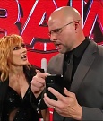 WWE_Monday_Night_Raw_2022_05_16_720p_HDTV_x264-NWCHD_mp4_002047480.jpg