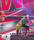WWE_Monday_Night_Raw_2022_05_16_720p_HDTV_x264-NWCHD_mp4_007363398.jpg