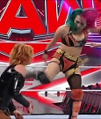 WWE_Monday_Night_Raw_2022_05_23_720p_HDTV_x264-NWCHD_mp4_007171071.jpg
