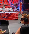 WWE_RAW_30th_May_2022_720p_WEBRip_h264_mp4_000812411.jpg