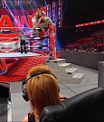 WWE_RAW_30th_May_2022_720p_WEBRip_h264_mp4_001084696.jpg