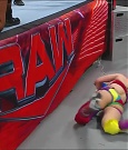 WWE_Monday_Night_Raw_2022_06_20_720p_HDTV_x264-NWCHD_mp4_007370937.jpg