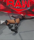 WWE_Monday_Night_Raw_2022_06_20_720p_HDTV_x264-NWCHD_mp4_007384951.jpg