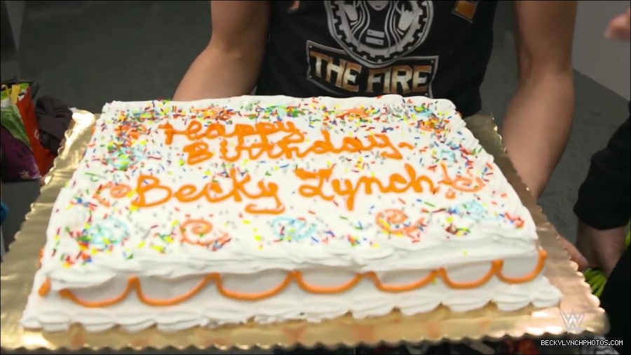 Y2Mate_is_-_Becky_Lynch_celebrates_her_birthday_with_Sami_Zayn_and_their_Mixed_Match_Challenge_charity_UNICEF-JBxP9HuiiLc-720p-1655991830238_mp4_000157400.jpg