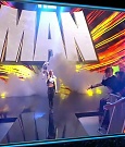 WWE_SmackDown_2021_08_27_720p_WEB_h264-HEEL_mp4_000151100.jpg
