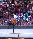 WWE_SmackDown_2021_08_27_720p_WEB_h264-HEEL_mp4_000179212.jpg