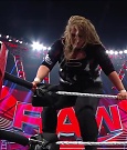 WWE_RAW_27th_June_2022_720p_WEBRip_h264_mp4_007644422.jpg
